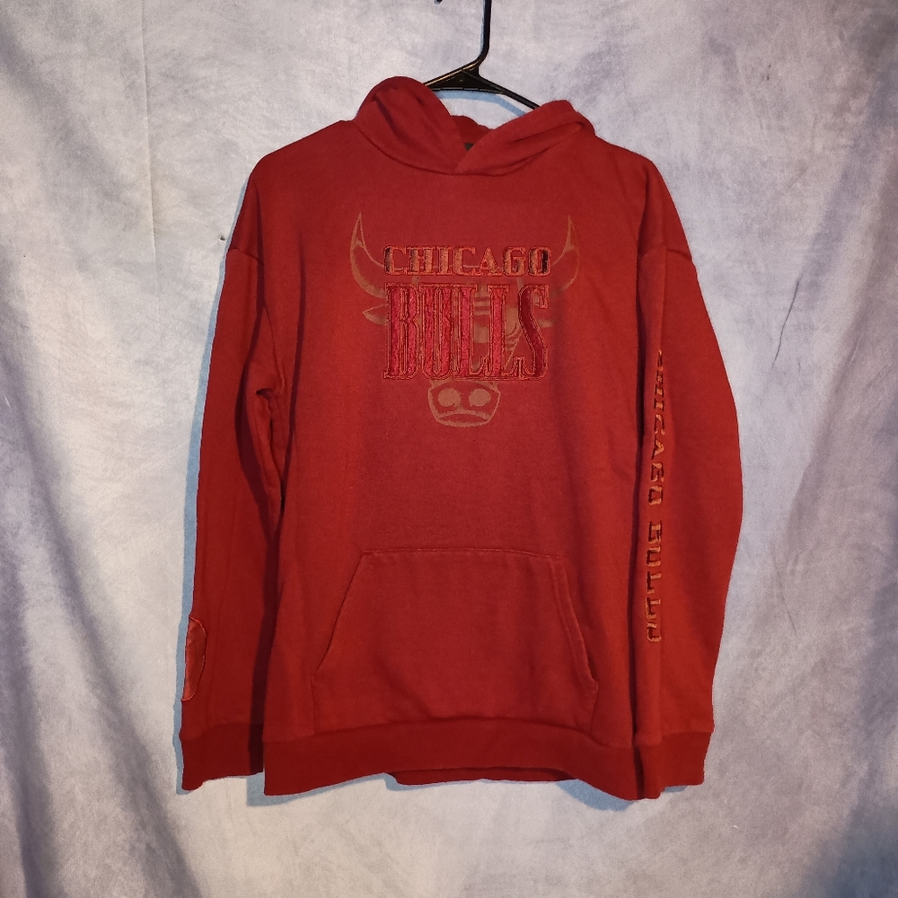 NBA Chicago Bulls Tonal Logo Hoodie Red Pullover Basketball Hoodie